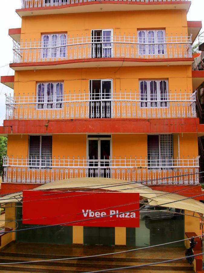 V Bee Plaza Hotel Thiruvananthapuram Exterior photo